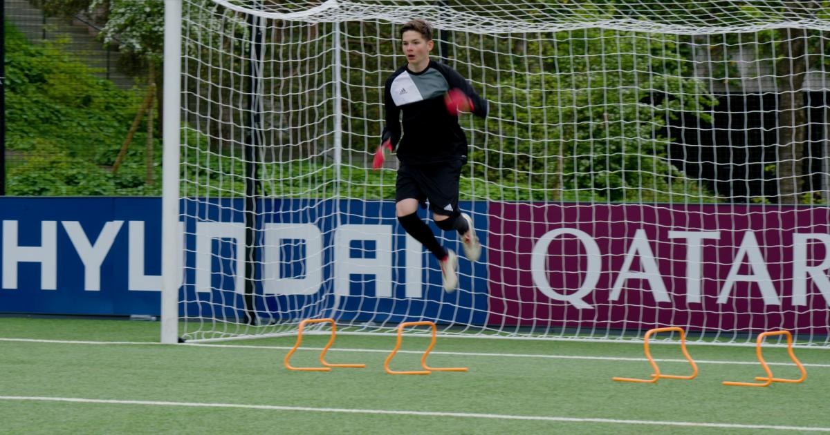 Explosive Goalkeeper Integrating explosiveness into goalkeeper-specific training - FIFA ...