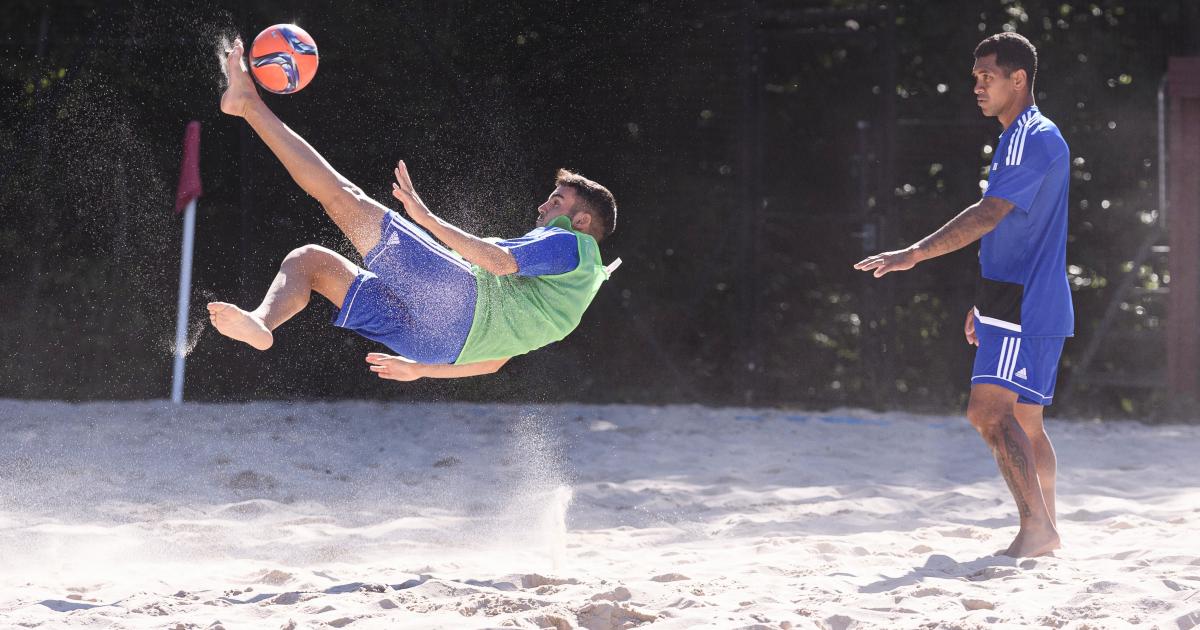 08 Scissor and bicycle kicks FIFA Training Centre