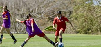 Exploiting spaces between defenders