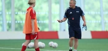 Coaching receiving under pressure
